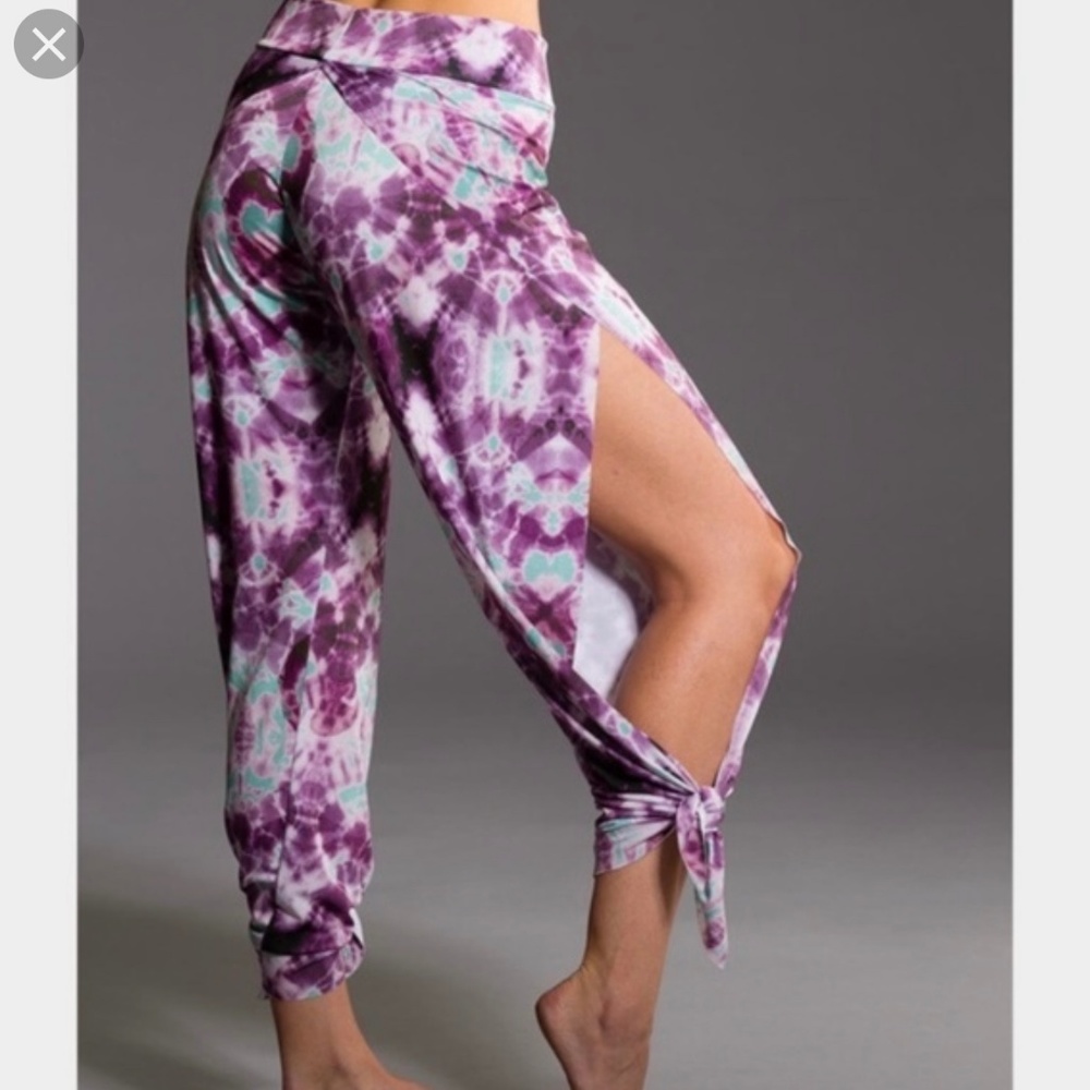 Onzie Pura Vida Yoga gypsy flare pants with slit